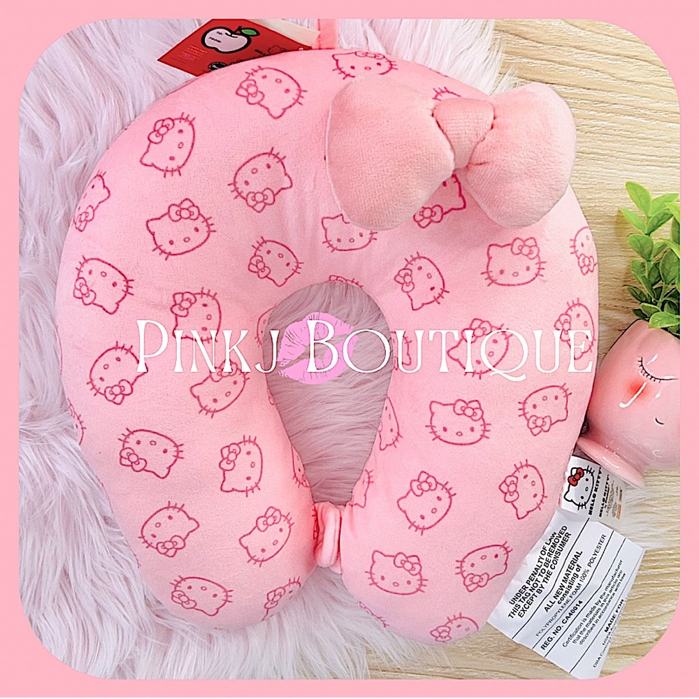💗🎀{Hello Kitty} Adorable Pink Bow Printed {Sanrio} Plush Travel Neck Pillow!